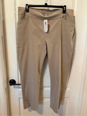 Chicos women's Classic Stretch Chino ankle length Pants - Beige